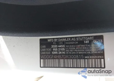 2013 Mercedes-Benz C 250 Luxury z USA, uszkodzony, nr VIN WDDGF4HB7DR300815